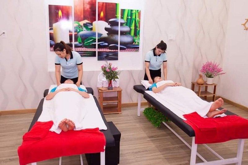 Khách hàng thư giãn tại Mùa Xuân Spa