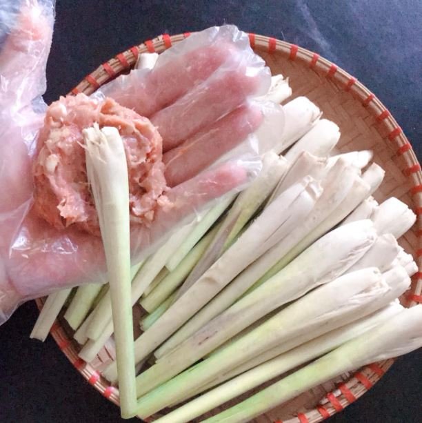 thit cuon sa chien nuong 3
