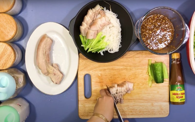Trộn bún Trộn bún