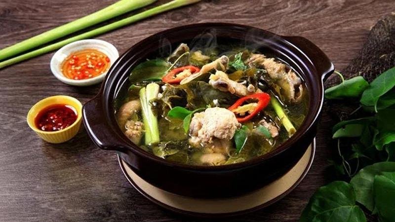 Lẩu gà lá giang Lẩu gà lá giang