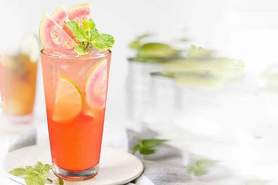 Trà ổi hồng thoang thoảng hoa nhài