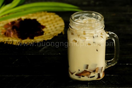 trà sữa kết hợp với thạch cà phê