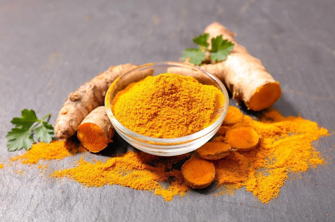 Trị thâm vùng kín bằng bột nghệ