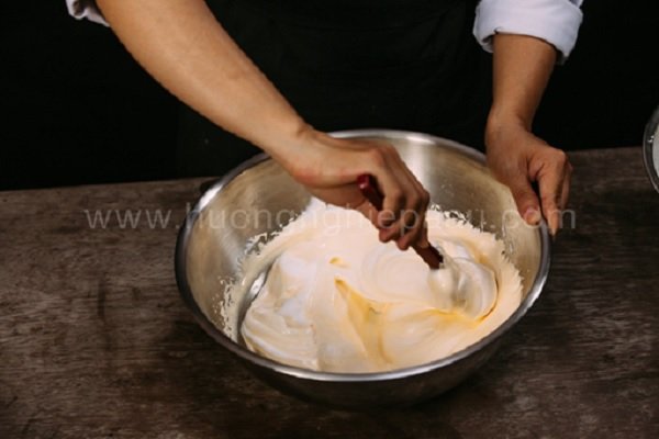 Trộn đều hỗn hợp 