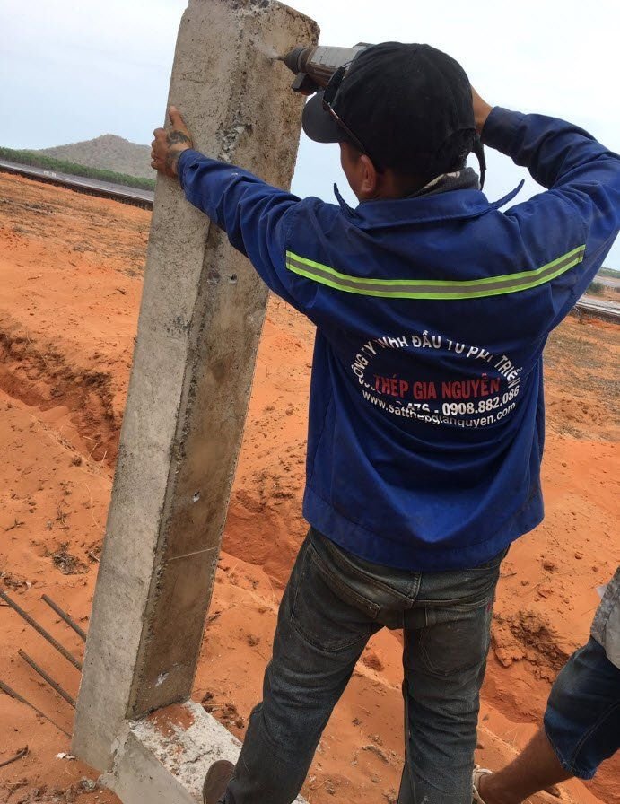 trụ bê tông lưới b40