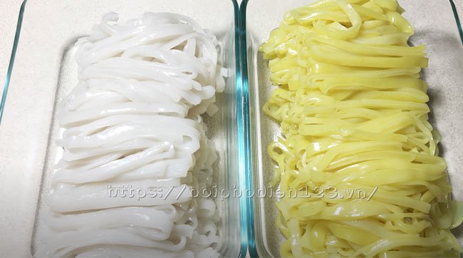Tự làm sợi mì Quảng tươi nhà đơn giản