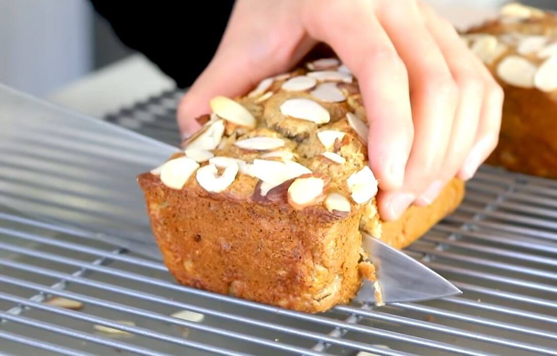 Món bánh chuối thơm phức, xốp nóng, ngọt vừa phải