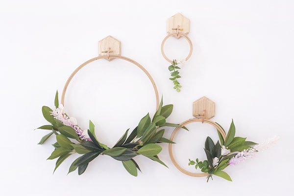 4 cách tự làm vòng hoa treo tường trang trí nhà thêm ấn tượng - Ảnh 9.
