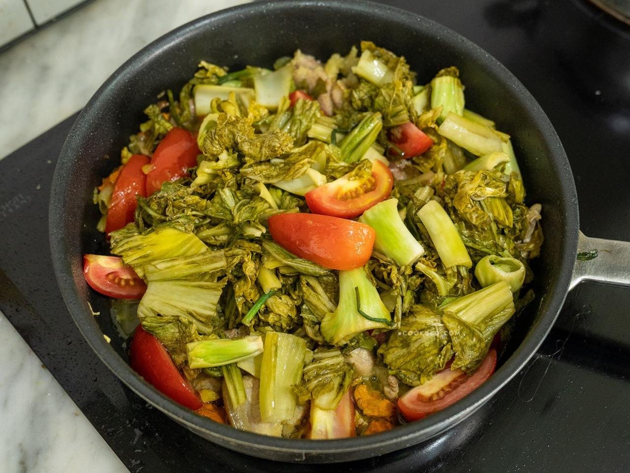 xào dưa chua