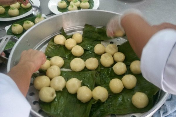 Xếp bánh cách nhau để không bị dính