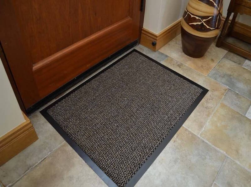 cách hóa giải nhà không hợp hướng bằng thảm